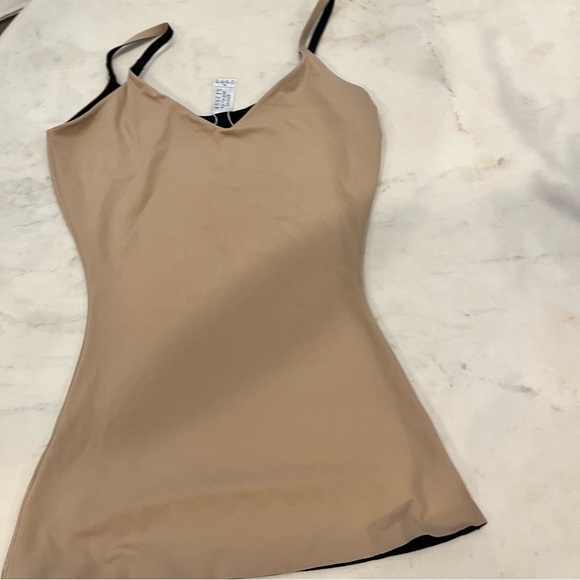 Assets By Spanx Tank Top Size XL - Picture 13 of 16